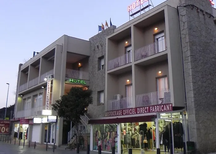 西班牙之门酒店 3*