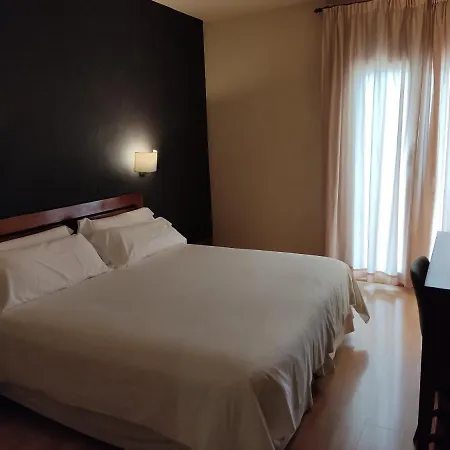 Puerta De España Hotel 3*