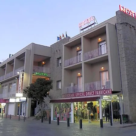 Hotel Puerta De España