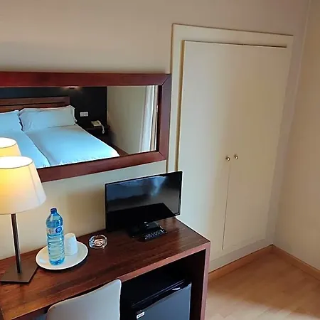 Hotel Puerta De España